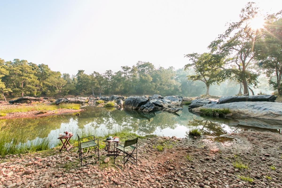 Kanha Jungle Lodge Dhanwār Esterno foto