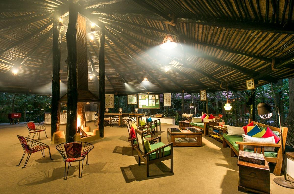 Kanha Jungle Lodge Dhanwār Esterno foto
